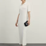 Платье вязаное с воротником поло