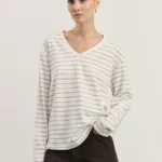 Плотный лонгслив с треугольным вырезом