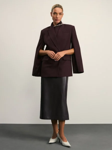 Приталенный двубортный жакет