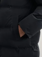 Стеганое пальто с капюшоном