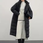 Стеганое пальто с капюшоном на поясе