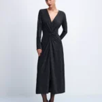 Трикотажное платье миди с декоративным узлом и мерцающим эффектом