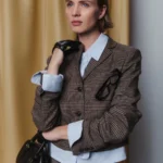 Укороченный однобортный жакет в клетку