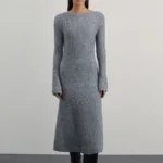 Вязаное приталенное платье с меланжевым переплетением