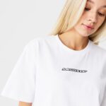 Женская футболка Lacoste с контрастным принтом