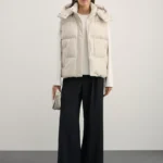 Жилет стеганый утепленный с капюшоном