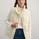 Жилет стеганый утепленный с накладными карманами